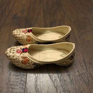Punjabi jutti North India Pakistan handcrafted leather intricate embellishments